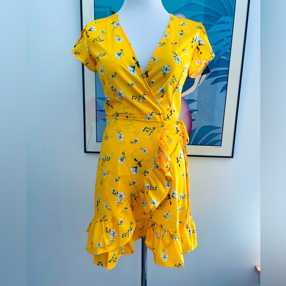 Dresses & Skirts - Bright Yellow Blue Flower Patterned Side-Tie Dress